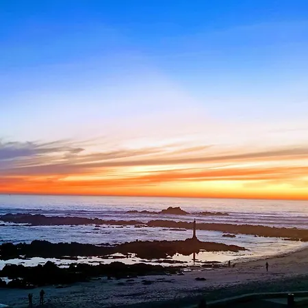 Hostel Cachinnans & *