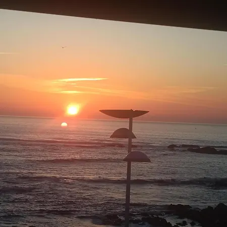 Hostel Cachinnans & *